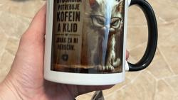 Elv�ro! To znamen�, ��dn� h�dky a rva�ky! Jinak m�sto kapsi�ky bude kafe a nic!