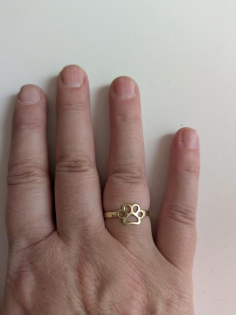 Nechala jsem si vyrobit prst�nek s tlapi�kou 🙂